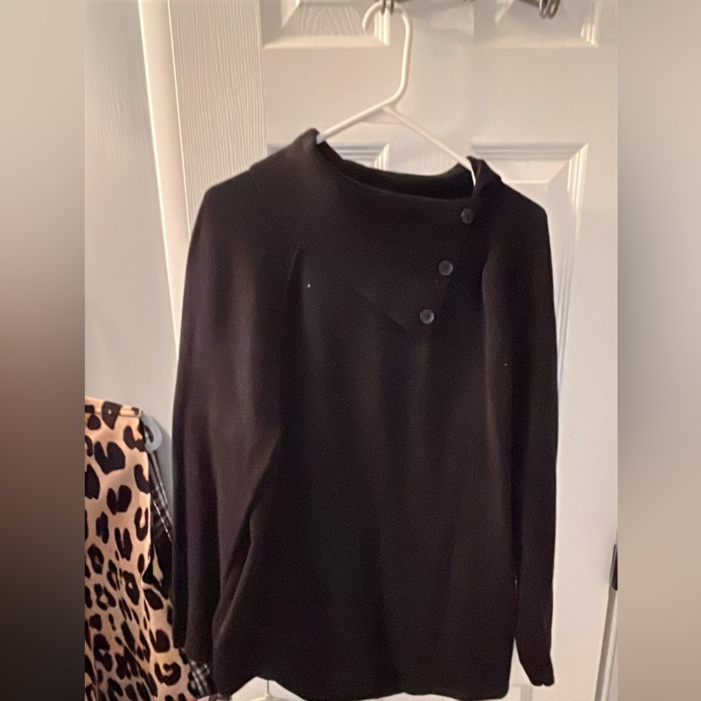 Karen Scott Black Cowl like Neck Sweater SzXL
Accent buttons down the cowl neck